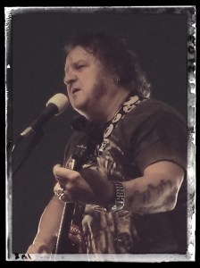 Loren sings the blues